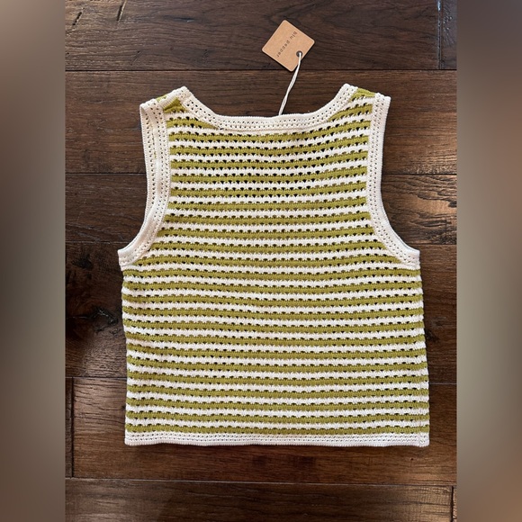 Jolt Cream/ Charteuse Sweater Vest- size Large - Picture 4 of 4